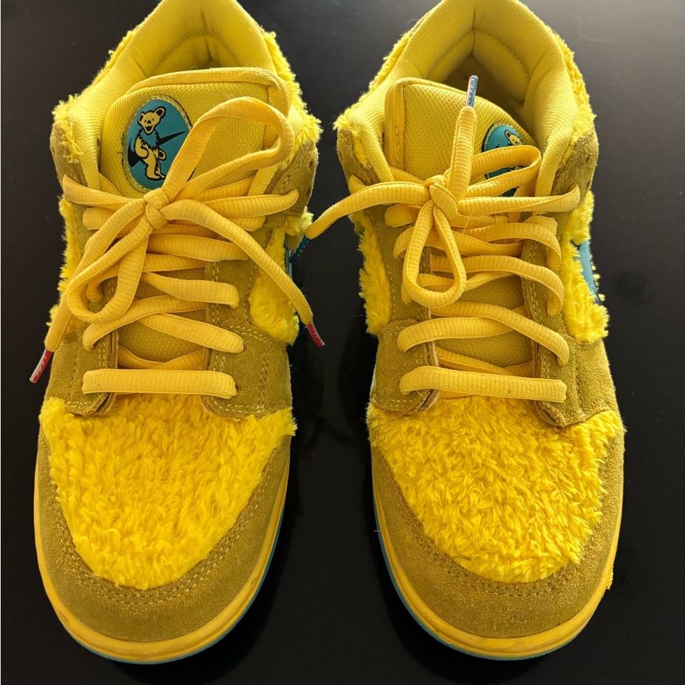 Nike Men’s Yellow Fuzzy Low-Top Sneakers